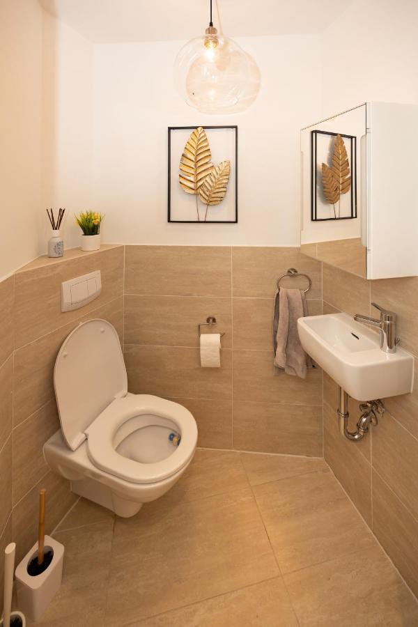 Rooftop Cozy Apartment Near Innerstadt With Ac Wien Ngoại thất bức ảnh